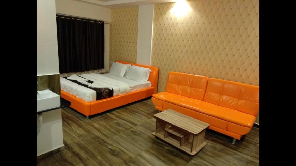 Strawberry hills saputara Hotell Exteriör bild